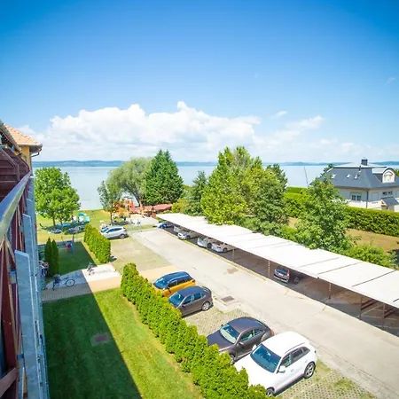 아파트 945 - A Balatonoszoedi Hullam Uedueloparkban Panoramas Apartmanban Szallas *