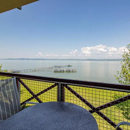 945 - A Balatonoszoedi Hullam Uedueloparkban Panoramas Apartmanban Szallas Apartamento *