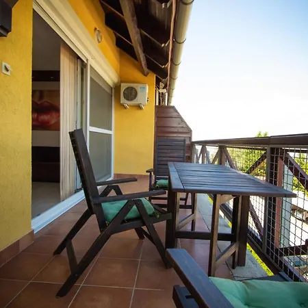 아파트 945 - A Balatonoszoedi Hullam Uedueloparkban Panoramas Apartmanban Szallas 벌러토뇌쇠드