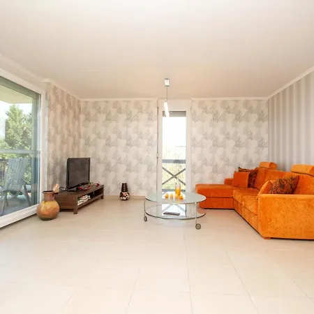 945 - A Balatonoszoedi Hullam Uedueloparkban Panoramas Apartmanban Szallas *