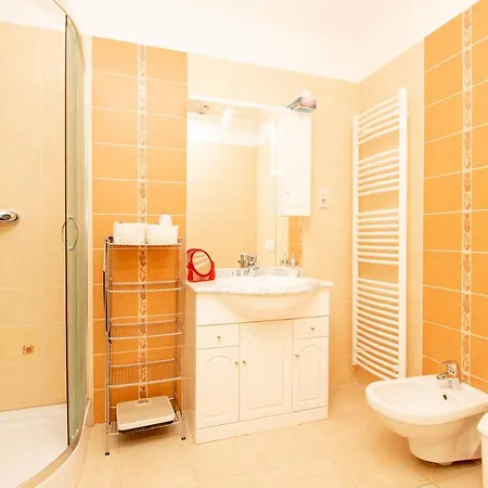 945 - A Balatonoszoedi Hullam Uedueloparkban Panoramas Apartmanban Szallas * Balatonoszod