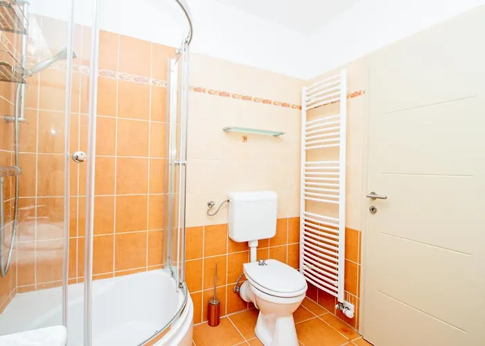 945 - A Balatonoszoedi Hullam Uedueloparkban Panoramas Apartmanban Szallas 아파트 벌러토뇌쇠드