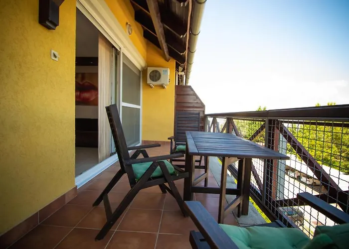 아파트 945 - A Balatonoszoedi Hullam Uedueloparkban Panoramas Apartmanban Szallas 벌러토뇌쇠드